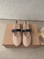 miumiu 缪缪25夏季新品玛丽珍芭蕾舞跳舞鞋平底简易单鞋奶奶鞋！ 满满的少女心，款式设计可爱优雅不乏美艳色彩，简简单单又藏着小心机，优雅大方低调显气质，可咸