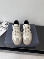 顶级版本迪奥 Dior 25Ss新品 B01德训鞋 情侣款鞋头维度设计宽了点 上脚舒适度完美在线 线头优美 适配裤型完美百搭 饰以各种经典细节 是日常造型的理想