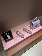MIU MI* * 24 春夏满钻芭蕾舞鞋 时髦百搭 即可咸又可甜 一点也不磨脚 无论光脚穿还是搭配袜子穿都超级减龄 超级无敌百搭！ ZP开发 鞋面：定制进口奥