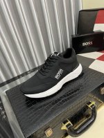 出厂价Pp： Boos 男鞋休闲鞋原单品质鞋面采用进口小牛皮，超透气舒适内里做工精细，高端大气。有时尚典范造型。发泡透明耐磨大底，穿着舒适，值得拥有。码数：38
