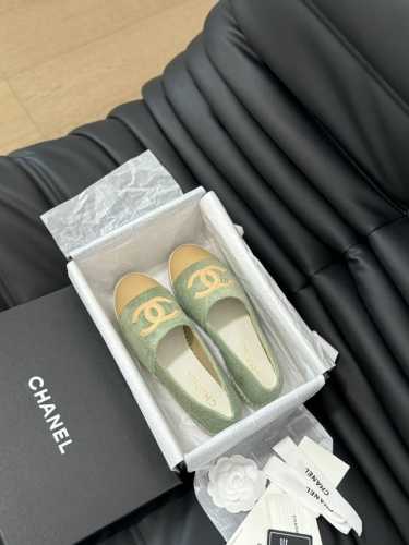 新色上新 新版本Chanel 渔夫鞋 重磅来袭配送全套顶级包装 我家的渔夫鞋质量不多介绍了哈，拿过的都知道！原版定制的鞋面，并且我家的大底是原版半透明大底，不透