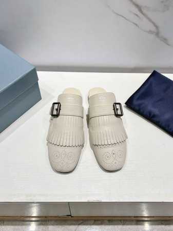 顶级品质Prada 25ss 普拉达走秀款复古流苏半拖鞋单鞋爆款！走秀款 复古感时髦满满 随意百搭 时尚休闲 独到味道，人人都爱也轻松驾驭 每年都会爆.足以征服 - 点击图像关闭