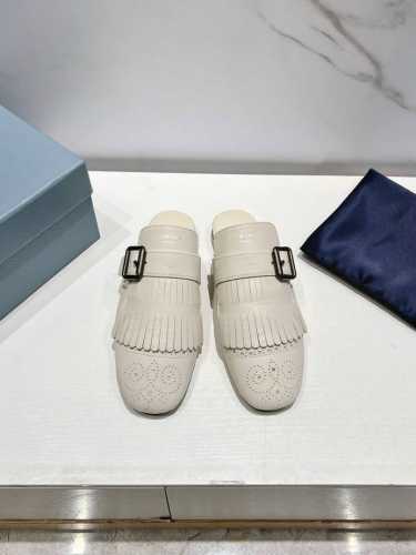 顶级品质Prada 25ss 普拉达走秀款复古流苏半拖鞋单鞋爆款！走秀款 复古感时髦满满 随意百搭 时尚休闲 独到味道，人人都爱也轻松驾驭 每年都会爆.足以征服