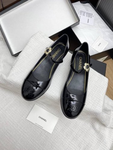 代购级Chanel 小香25 A春夏新款拼色圆头玛丽珍鞋 单鞋 专柜品质 每年必入的经典款之一 设计 更加彰显和品味 所有材质都根据原版定制 购入正品开发 万能