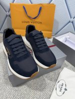 顶级品质 Prada New Arrival～ 普拉达新款男士运动鞋 升级版本 今年无论是楦型 鞋面工艺 面皮材料 都已全面升级 1鞋型修饰了许多，比较秀气，包