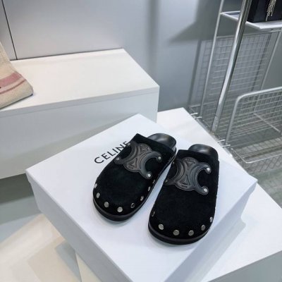 高品质出厂 ！顶级品质Celine 赛琳春夏新款复古铆钉凯旋门博肯水台包头拖鞋！ 法式咖色，像是左岸咖啡馆的暖调，经典又迷人，轻松适配各种夏日Look。翻毛皮质