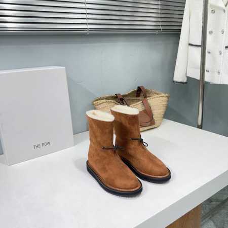 高品质出厂 ！小众潮牌The row24ss秋冬新款绒里短靴雪地靴！ 受逐渐下降的气温影响，街头已经掀起了一股雪地靴的热潮！ 自带瘦脚功能 圆润的后跟 小胖脚都 - 点击图像关闭