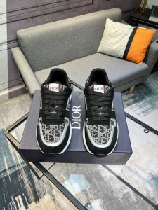 Dior 迪奥 男鞋高端品牌 最新力作：意大利进口原版专用布面料+牛皮原版包头橡胶大底 柔软舒适，让行走更加便捷舒适！尺码:38-44 45可定制