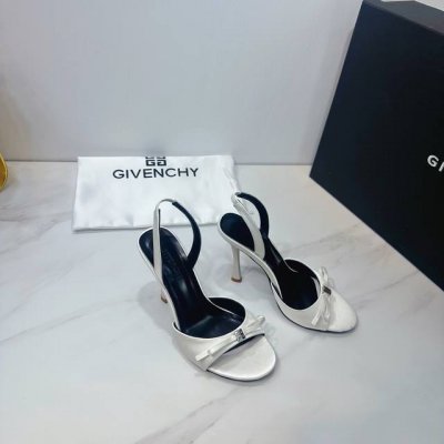 出厂 2025 Sss 重磅推出Givenchy 纪梵希 春夏新款 品牌标志性的一如既往地呈现复古优雅 各种造型都能轻松驾驭 1鞋面 釆用真丝 2内里 进口羊皮