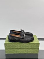 gucci～高端真皮大底男士休闲皮鞋，鞋面选用进口头层牛皮材质，经典马衔扣装饰，低调奢华气质十足，脚感舒适！进口真皮大底，头层牛皮内里牛垫，细节精细！ 元 Si