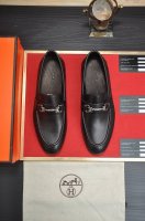 出厂价 爱马仕 Hermes 牛皮内里 意大利顶级奢侈他不追求新奇的款式和华丽的色彩，以其完美无瑕、优雅、经典的风格吸引着成功男士的青睐正装皮鞋 这款非常非常舒