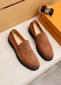 商品商标：Tods 托德斯 休闲皮鞋 正码码数: 39-44 38.45订制 商品材料：精选 头层磨砂小牛皮鞋面，进口牛皮内里。强烈立体视觉效果，发泡大底 颜