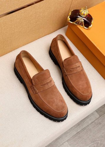 商品商标：Tods 托德斯 休闲皮鞋 正码码数: 39-44 38.45订制 商品材料：精选 头层磨砂小牛皮鞋面，进口牛皮内里。强烈立体视觉效果，发泡大底 颜