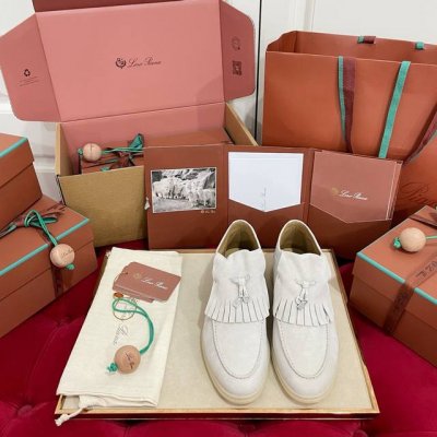 代购级版本 Loro Piana Open walk秋冬系列代购品质 全新升级对版original details极简的LP式秋季浪漫，来源自于Lp家族的超级游