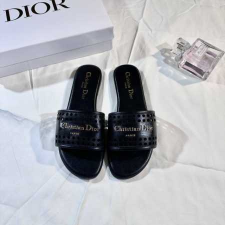 橙子出厂价p dior 迪奥春夏新款 镂空平底拖鞋 休闲凉拖 一字拖 码数 35-42 - 点击图像关闭