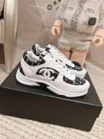 冲量价: 年人气产品一香萘儿 Chanel 彩布系列现货发售 购原版1:1复刻 每一针一线都高标准要求 不论从型体 舒适度 用料 做工 包装上面 我们都下足工夫