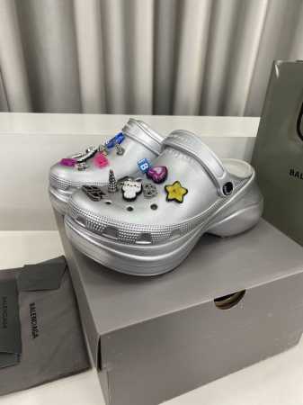 工厂p价 女装女鞋 运动原单 男女 balenciaga X Crocs 联名洞洞鞋 巴黎世家Balenciaga X Crocs春夏最新情侣款洞洞鞋 25春季 - 点击图像关闭