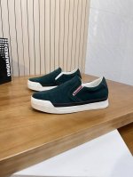 售 价: 商品商标：Dsquard D2次方* 低帮一脚蹬 正码码数: 35-44 可订做45.46. 情侣款 商品材料：鞋面进口磨砂，羊皮内里，原版大底。