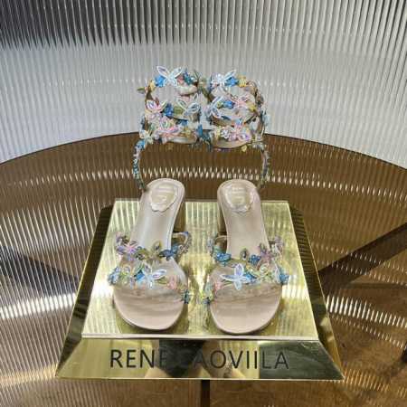 顶级版 R C 2024S 重工Rc蛇形系列，Bouquet 蝴蝶花朵水钻缎面细跟粗跟凉鞋℡ 商品描述：层叠错落的彩色蝴蝶渲染如画，蔚蓝的天空定格此刻浪漫，写意 - 点击图像关闭