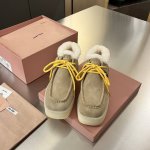 MiuMiu*缪缪2024秋冬最新爆款 厚底高帮乐福鞋从皮里做到毛里的大爆款！强烈安利人手一双！整双鞋方头的设计超显脚瘦，线条感极强，增高显瘦神器！TPU大底+