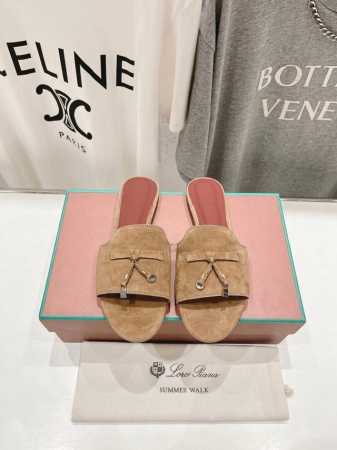 高版本出厂 Loro Piana* Lp 诺悠翩雅2025Ss春夏新款拖鞋 市场顶级品质 极简高级大方～高级而舒适的气息～ 夏天当然就得美美哒～ 上脚柔软舒适度 - 点击图像关闭
