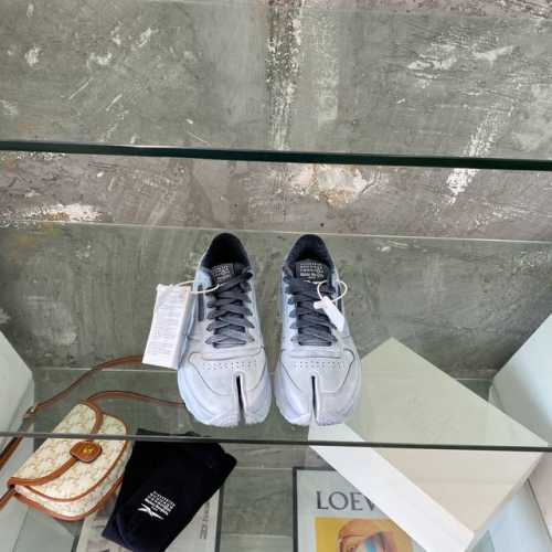 搭配袜子另+15 Maison Margiela × Reebok联名款分趾鞋 马吉拉锐步全新联名再度来袭 整体造型相当抢眼 个性十足上脚绝对是帅到没朋友 码数