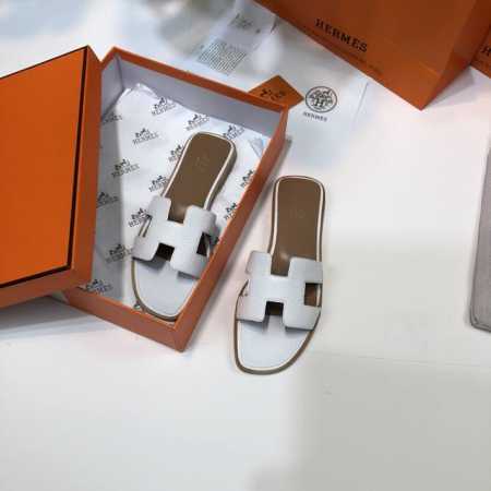 顶级品质 上新hermes 2018爱马仕经典荔枝纹牛皮，4色，爆款 超级有档次的一款贵妇拖鞋，绝对人手一对。 100%购入正品1：1定制，楦型、原模具、皮料， - 点击图像关闭