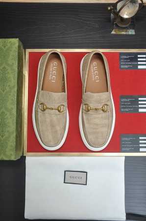 出厂价 Gucci 古奇 官网1:1运动男鞋火爆上市，采用原版布料+水染羊皮内里，再加官网原版1:1舒适大底。时尚百搭，着脚超舒适、透气。标准鞋码38 45 4 - 点击图像关闭