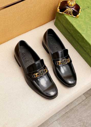 商品商标：Gucci 古驰 休闲皮鞋 正码码数: 38-44 45订制 商品材料：精选 进口头层开边珠牛皮鞋面+奢华五金扣，进口水染牛皮内里。强烈立体视觉效果，