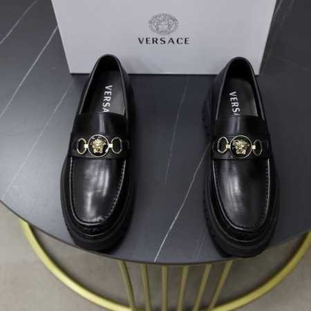 品牌：VERSACE 范思哲 标准码：男码38-44 45定做 等级：原单品质 材料：原版牛皮 牛皮内里 耐磨轻便柔软大底 款式类别：男士时尚套脚 商务休闲皮鞋 - 点击图像关闭