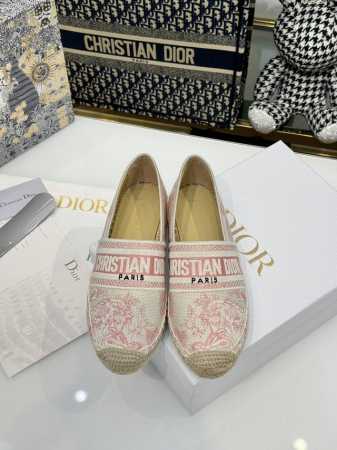 DIOR GRANVILLE 2024官网新款渔夫鞋，草编鞋提花绣刺渔夫鞋。頂級高版本原版1：1復刻 Dior迪奥春夏新D家 经典logo压花设计可谓是这两主年 - 点击图像关闭