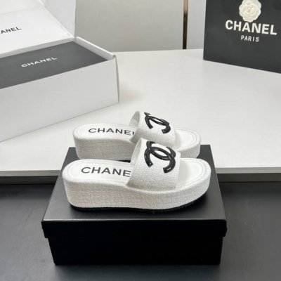 工厂p价 实物拍摄太美啦Chanel新款呢子厚底拖鞋坡跟防水台凉拖鞋 真的太美啦吧 香奈儿属于夏天的颜色 仙女必备爆款 太喜欢这双鞋了 chanel25p松糕布