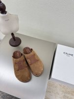 celine 夏日专属 凯旋门系列厚底包头铆钉拖鞋 赛琳 家族元素设计 Logo 棕色 高丝光牛反绒皮 钢印压模小牛皮而成 立体感十足 对标对版 边缘采用油边工