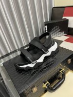 出厂价Pp： 品牌：Dsquared2. 第二次方 标准码： 男码38-45 等级：官网同款 高品质拖鞋 材料：时尚水洗涂鸦 原版柔软大底 款式类别：男士人字托