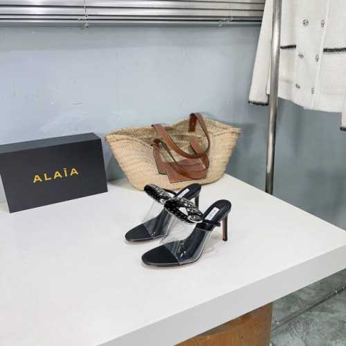 高品质出厂 ！小众潮牌Alaia24春夏新款五金扣胶片平底、高跟凉鞋！ 这款高跟鞋凉鞋设计非常时尚，能够拉长脚部线条，显得脚部更加修长纤细。透明胶片鞋面设计也能