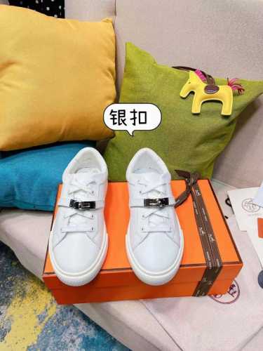 男款+10 HE*MS最新Kelly鞋扣休闲鞋上线！ 市场最高版本！代购级别品质！ H家族很少出平底休闲鞋而且是搭配经典镀钯Kelly鞋扣的款式！打造时尚都市造