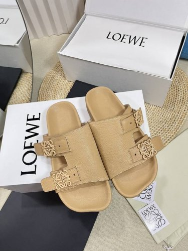 出厂 男+10 情侣款 罗意威 Loewe开春新款 凉拖鞋 Ease三连花瓣头 全皮包裹博肯鞋 羊皮材质 舒适度极高 非常具有辨识度 美貌与实用并存舒适而不单调
