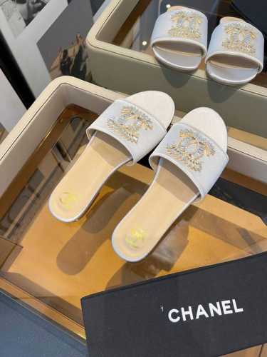 chanel小香C家凉拖系列 官网同步 经典高雅 随意穿搭 原版Logo标 选用进口牛皮和C家定制面料 多种颜色供女神选择 码数 36 40 定做35 41 4