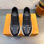 Dioor 迪.奥 休闲男鞋，香港专柜新款 潮男休闲鞋上市 意大利进口原版小牛皮配原版专属迪奥面料皮里。欧美大师操刀设计 完美造型打造专柜品质，纯色橡胶耐磨大底