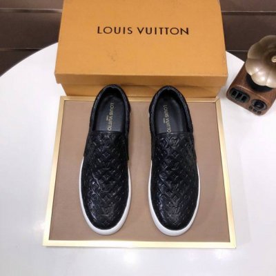 工厂P批 Louis Vuitton Lv.路易威登官网同款 原单爆款 Lv原工厂P牛皮材料1：1原板 羊皮内里，身配件一比一开模 专柜品质 亲们你还为穿着O搭
