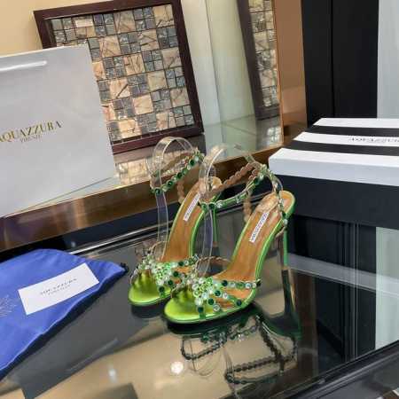 Aquazzura 菠萝2024 春夏新品高跟凉鞋。满满的钻，超闪 精致女人必备款太性感了吧！超级显气质的一款。 松紧套脚一字踝带高跟，简洁别致造型，高挑的鞋身 - 点击图像关闭
