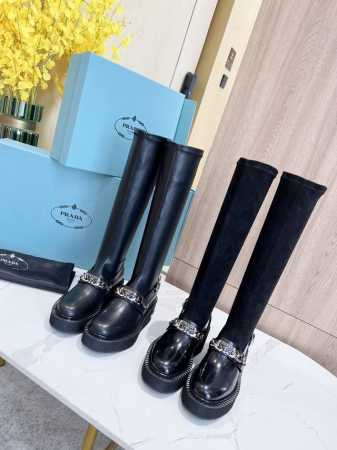 23新品系普家無限百搭，初春必備，链接经典三角标混搭风格少女们的福音来了...材质；开边珠牛皮+弹力 内里：羊皮 6公分坡跟大底无敌显腿长， 码数35-41 4 - 点击图像关闭