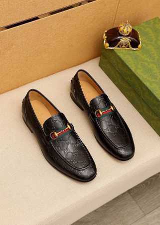 商品商标：Gucci 古驰 休闲皮鞋 正码码数: 38-45 45.46订制 商品材料：精选 进口头层小牛皮压花鞋面+奢华五金扣，进口牛皮内里。强烈立体视觉效果 - 点击图像关闭