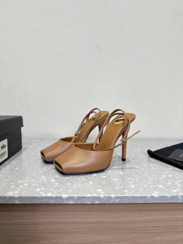 SAINT LAURENT 杨树林 25ss早春 新款 小细高跟 凉鞋 设计更稳更好穿 小姐姐的美丽尤物高跟鞋 优雅迷人性感 女人味十足！鞋面：原版进口漆皮 牛