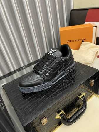 出厂价pp： Lv顶级版本 新款 代购品质Lv～路易威登Lv Trainer最好看的运动鞋，驴牌力推新品，官网限定款复古篮球运动鞋！高帮低帮均花血本购入原版1: - 点击图像关闭