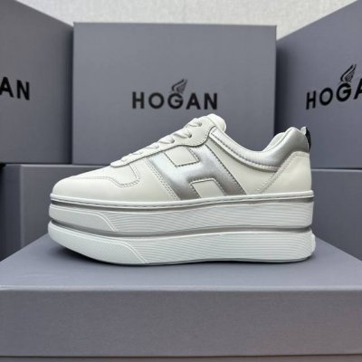 hogan 双杠系列 展现盐甜少女感，穿搭双杠鞋，展露自信魅力 欧美明星的超级爆款，太多明星穿了！ 自诞生以来，其优雅而不拘谨.. 前卫而时髦的设计风格， 深受