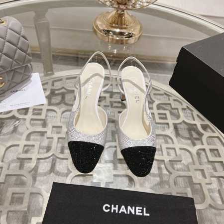 Chane*小香中古系列粉色水钻高跟后空凉鞋 每一次的美都不是瞬间 而是永恒！鞋子自身材质实在太神仙好看了，极力推荐！ 鞋面：原版定制羊京 内里：羊皮内里 跟高 - 点击图像关闭