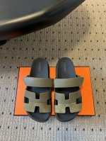 Herme* 爱马仕 oran系列H拖鞋顶级上新 每年必备的H拖今年还加了新色，美到无法言喻 绝好的穿着舒适感可是经典必备，各种风格搭配都Hold的住！材质：进