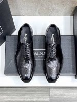 balmain 巴尔曼新款男士皮鞋 面料采用进口原版牛皮 车缝线工艺打造 全进口胎牛皮 看得见的质感 重工车线 标配Logo牛皮垫脚 大牌体验 上脚柔软舒适 男