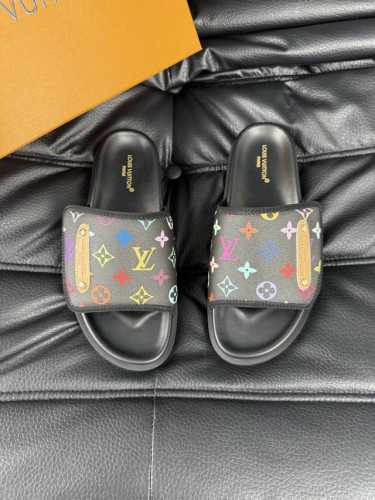 38-45 Louis V*高端精品 奢品拖鞋 1:1高端品质 休闲阳光宽松舒适型 最高版本高品质精品 经夏季必入哦
